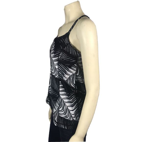 NEW ZELLA Blakely Strappy Back Tank Activewear Size Large L Black $65 - Picture 6 of 9